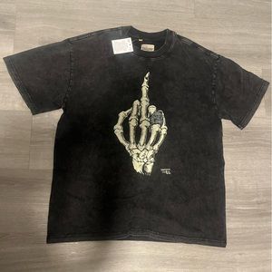 Gallery dept middle finger skeleton Tee
